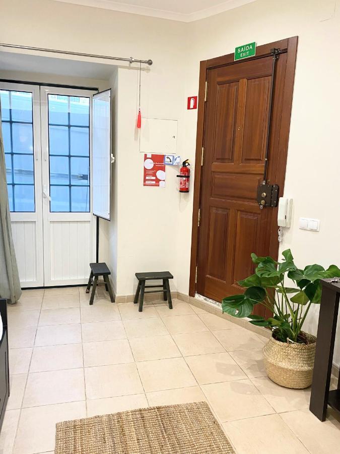 Apartment In The Center Next To The Parliament Lisbon Exterior photo